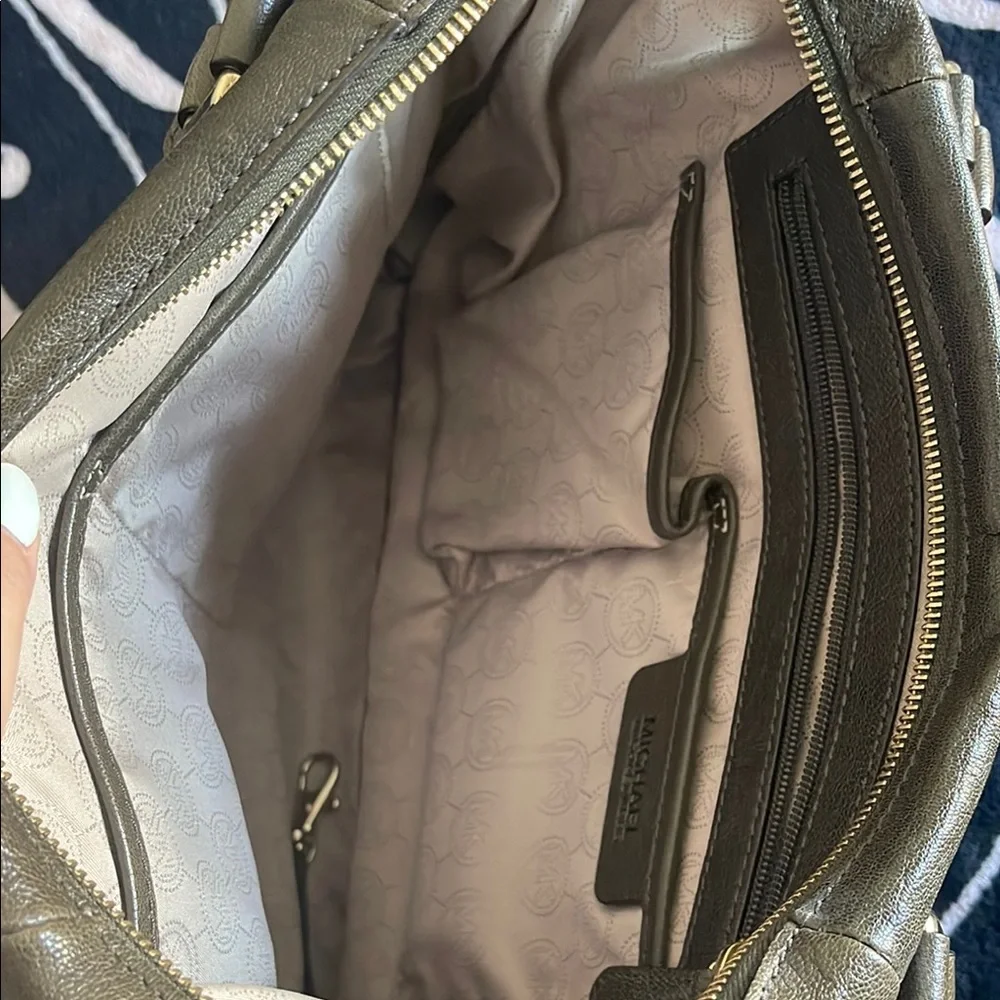 VIDEO- Michael Kors dark green/brown cross body